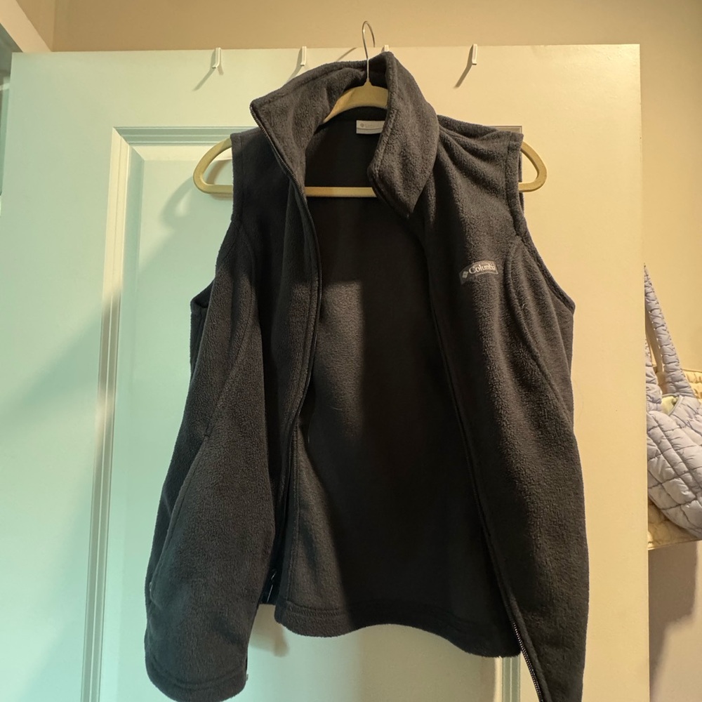 Columbia Black Fleece Vest